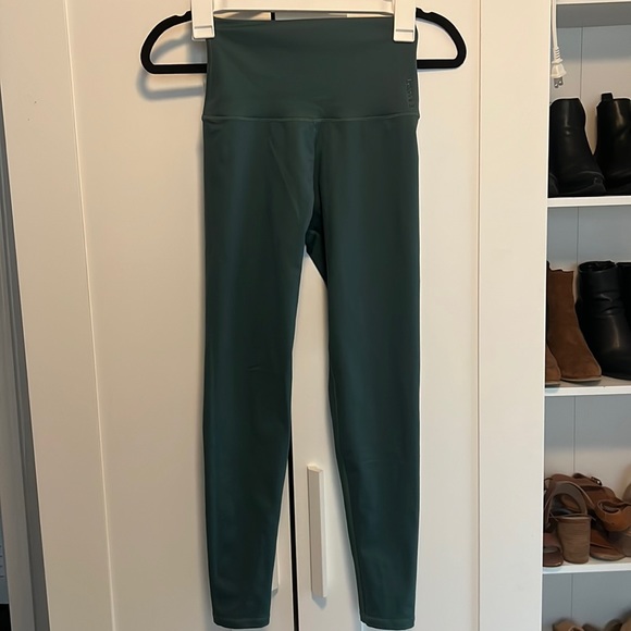 Barre3 Signature 7/8 Leggings - Picture 4 of 5